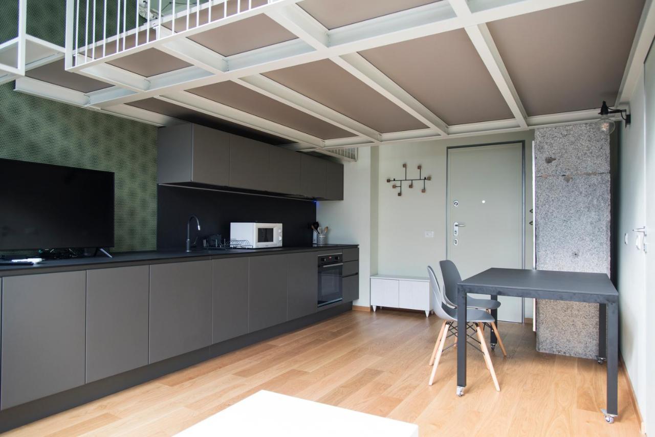 Youhosty - Lambro12 Apartment *