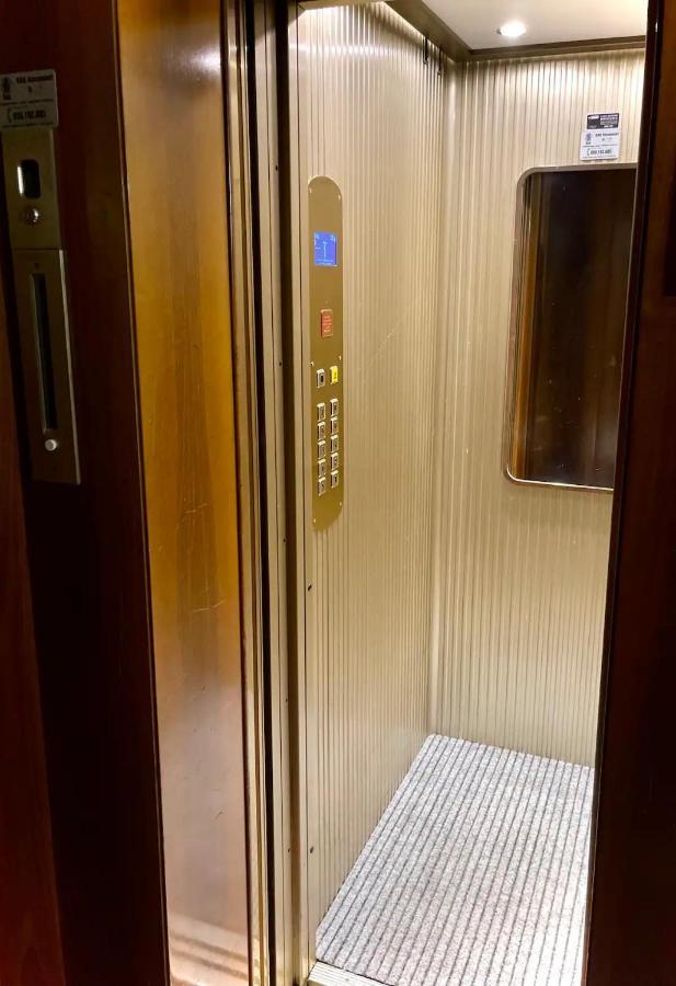 Leilighet Luxury 2 Bedroom Apartament, Close To San Siro, Fiera And 10 Min Metro To Duomo