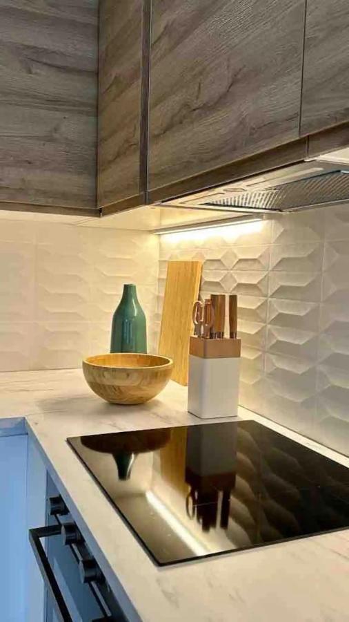 Luxury 2 Bedroom Apartament, Close To San Siro, Fiera And 10 Min Metro To Duomo *