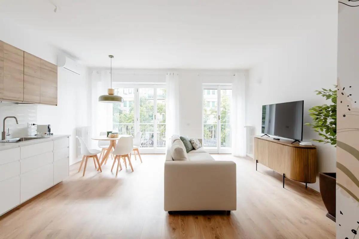Luxury 2 Bedroom Apartament, Close To San Siro, Fiera And 10 Min Metro To Duomo