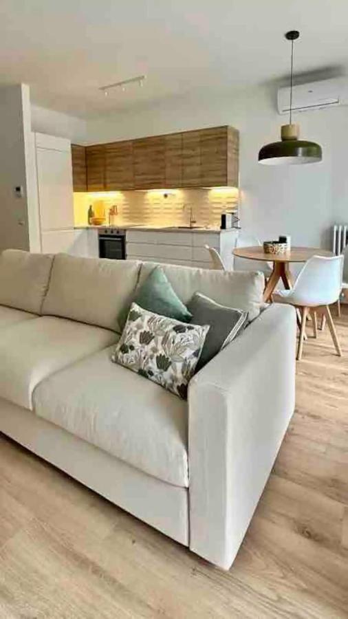 Luxury 2 Bedroom Apartament, Close To San Siro, Fiera And 10 Min Metro To Duomo * Milano