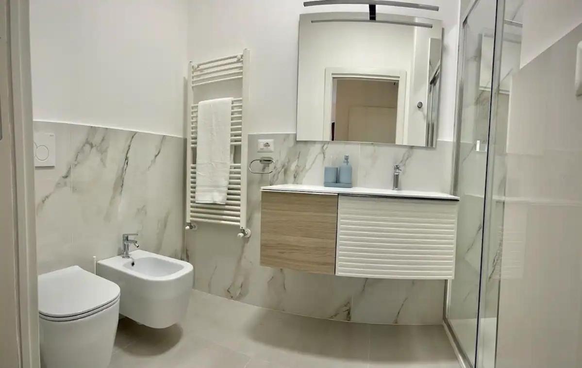 Luxury 2 Bedroom Apartament, Close To San Siro, Fiera And 10 Min Metro To Duomo Leilighet Milano