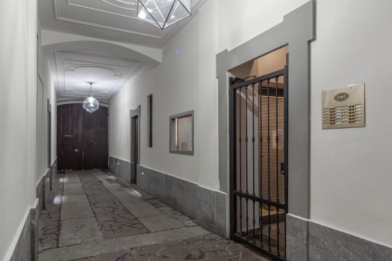 Apartment Charme Milan-300m Dal Duomo