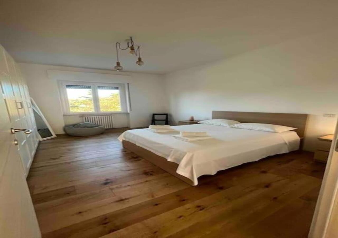 Marche Apartment Milan