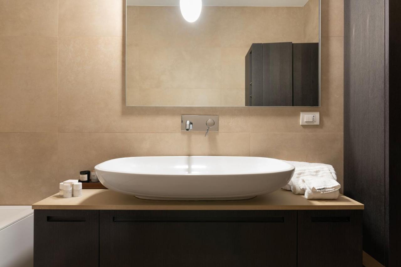 Appartamento Santa Tecla Living Bronzetti 8 *