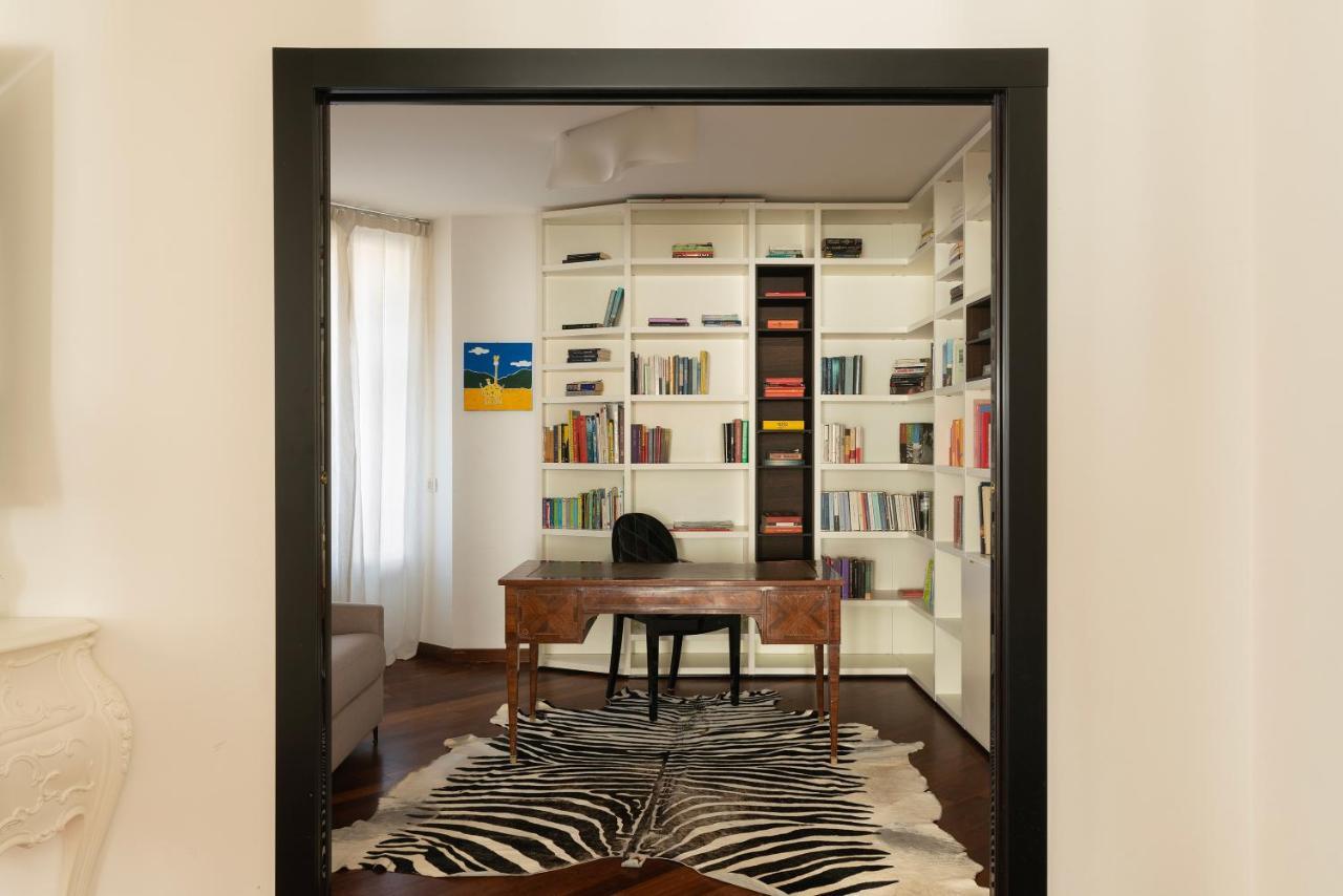 Santa Tecla Living Bronzetti 8 * Milano