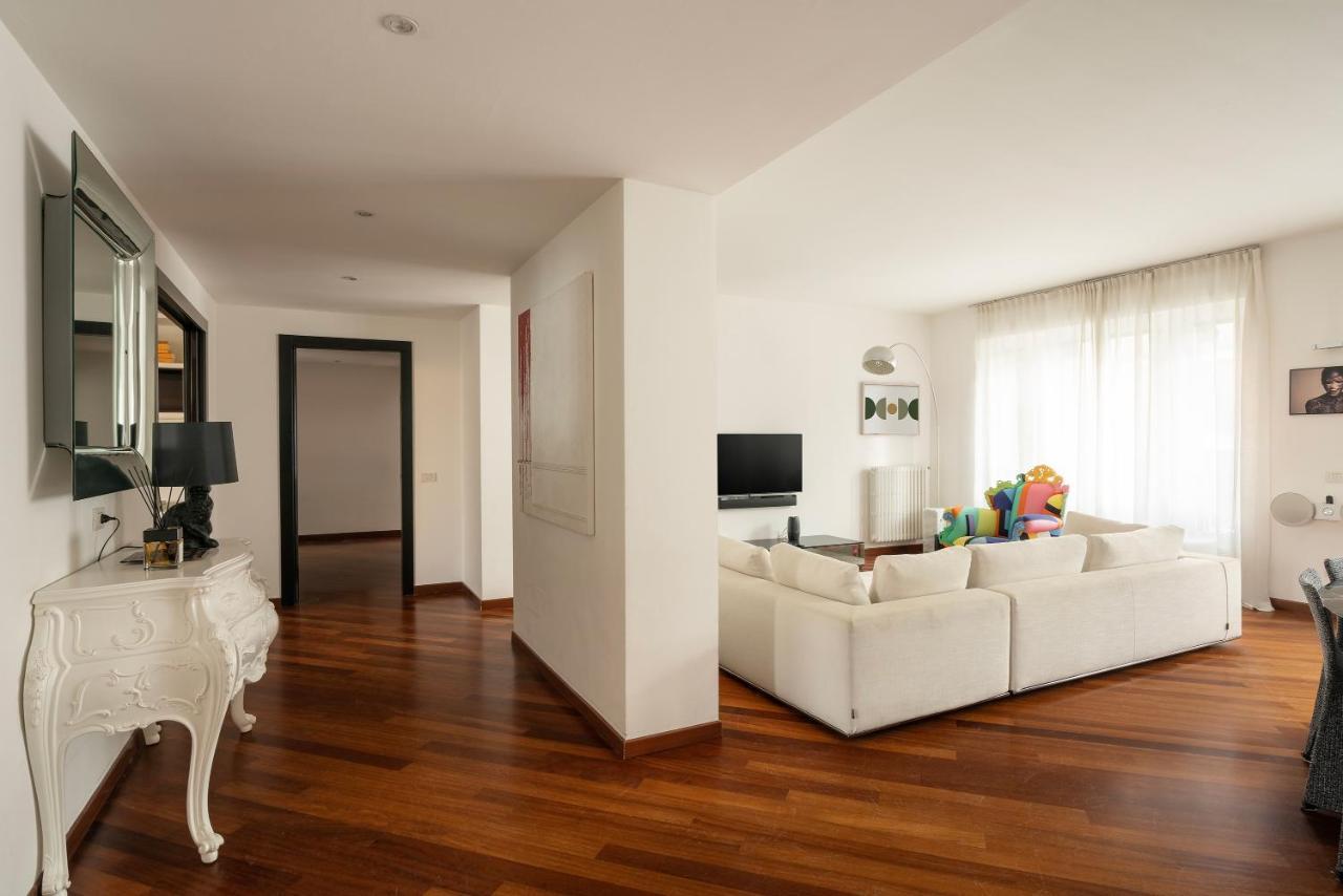 Appartamento Santa Tecla Living Bronzetti 8
