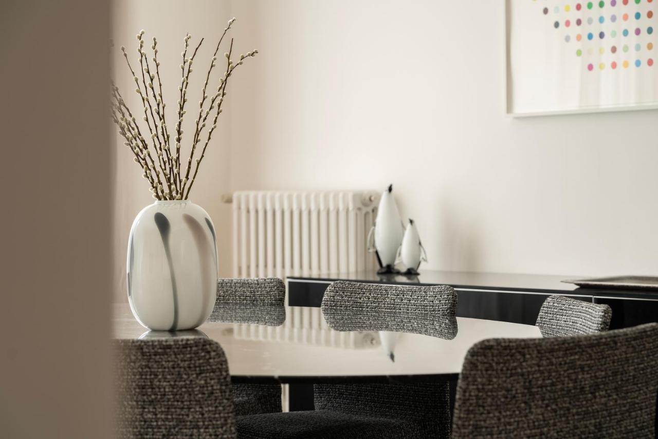 Santa Tecla Living Bronzetti 8 Milano