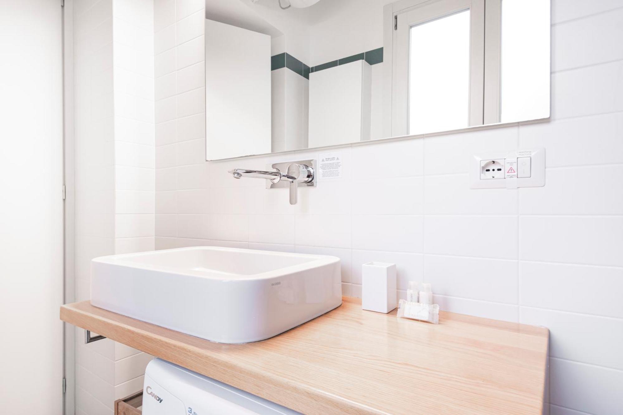 Amazing Flat Near Duomo & Colonne Di San Lorenzo By Easylife Milano