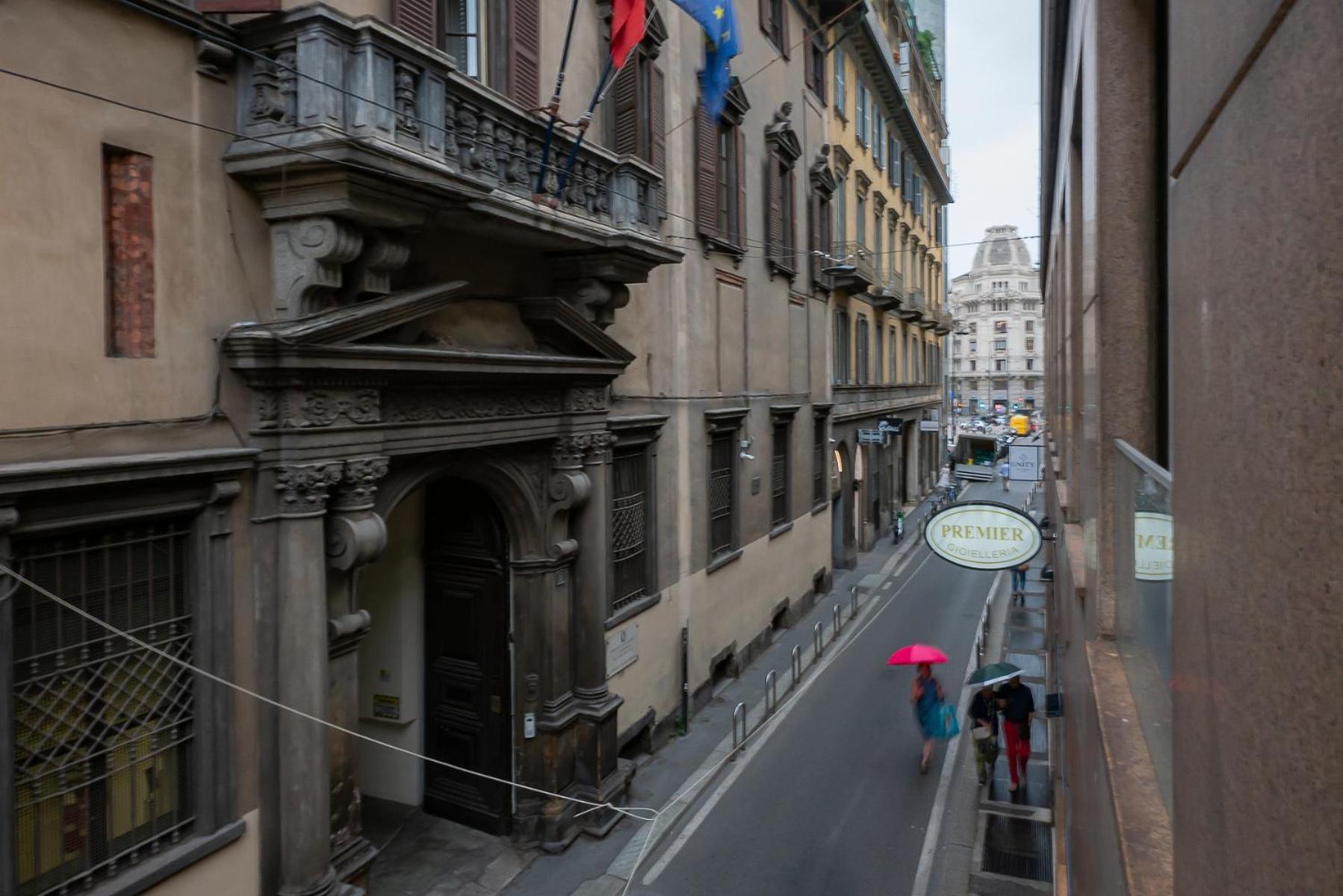 Duomo Elegant Flat Milan