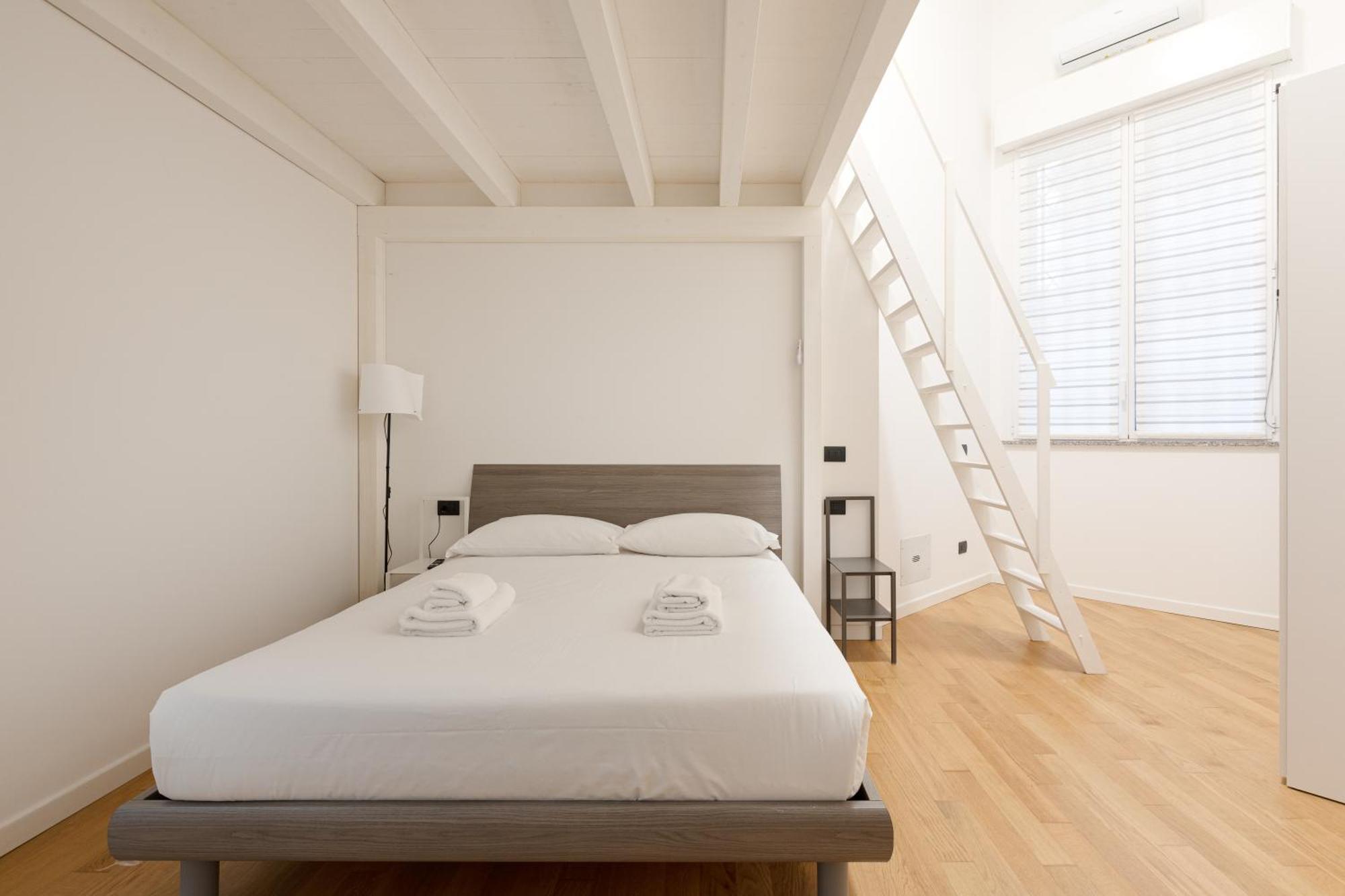 Cozy Corner With Balcony And Private Garage! Appartement *