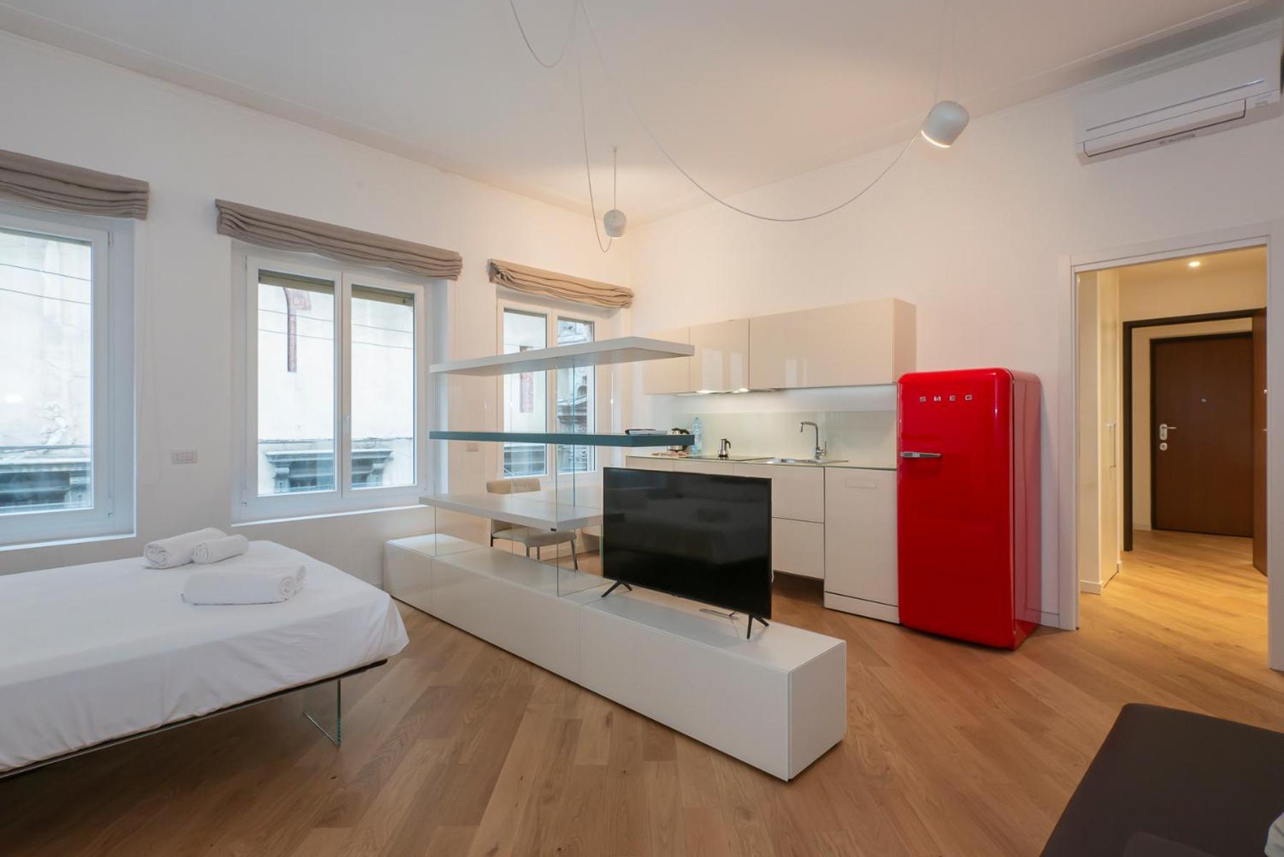Duomo Elegant Flat Milan