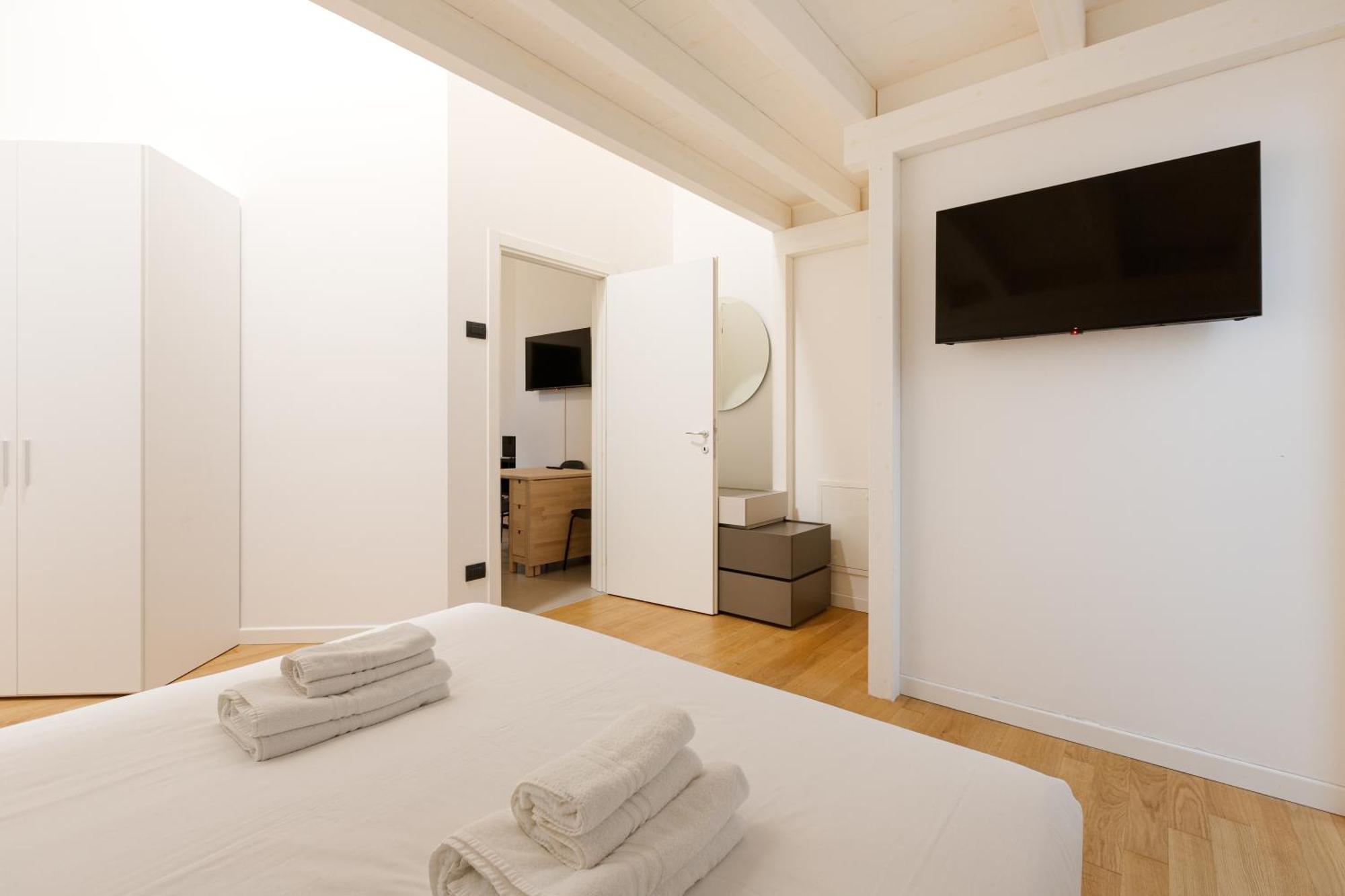 Cozy Corner With Balcony And Private Garage! Appartement *