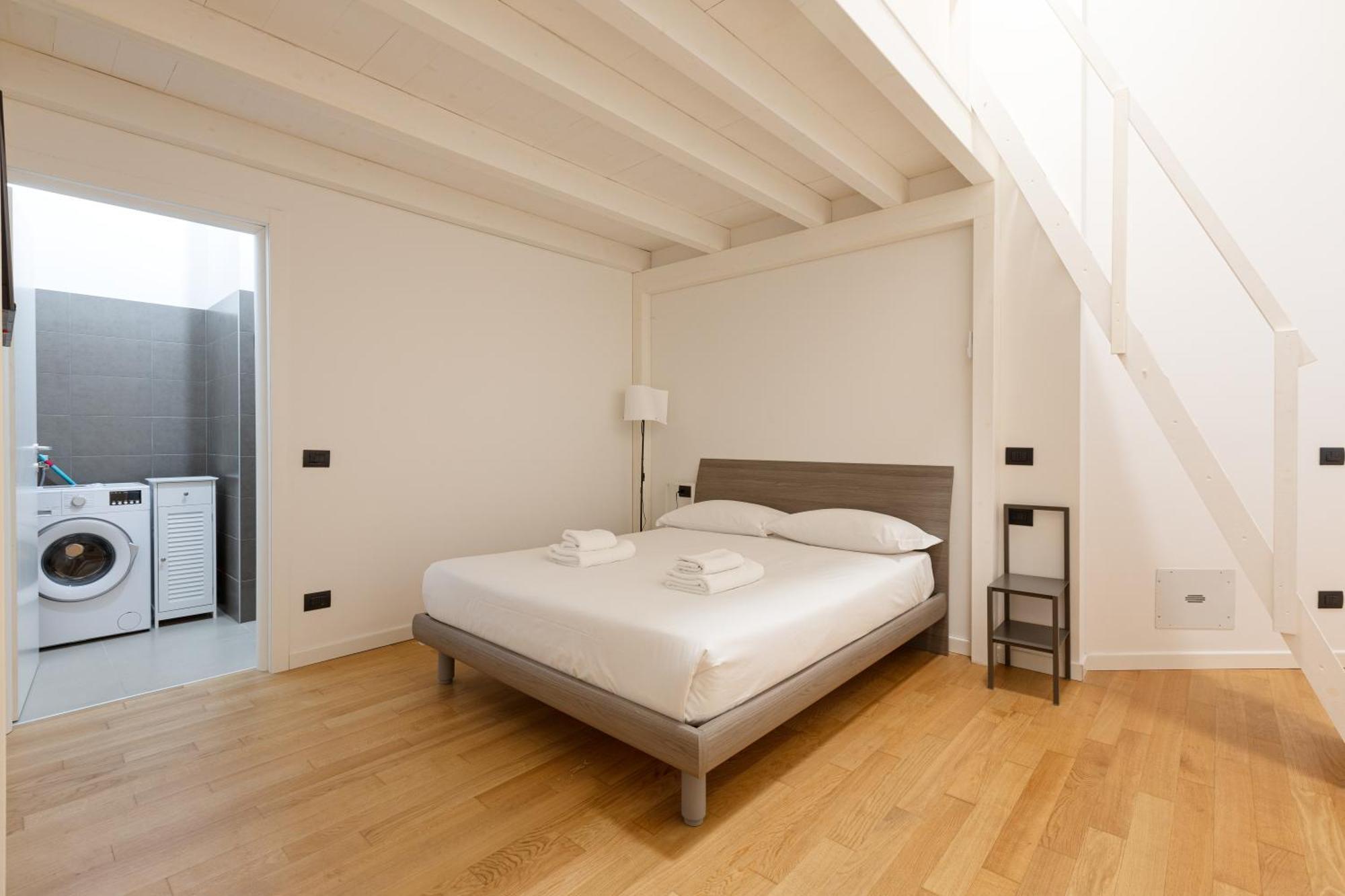 Cozy Corner With Balcony And Private Garage! Appartement