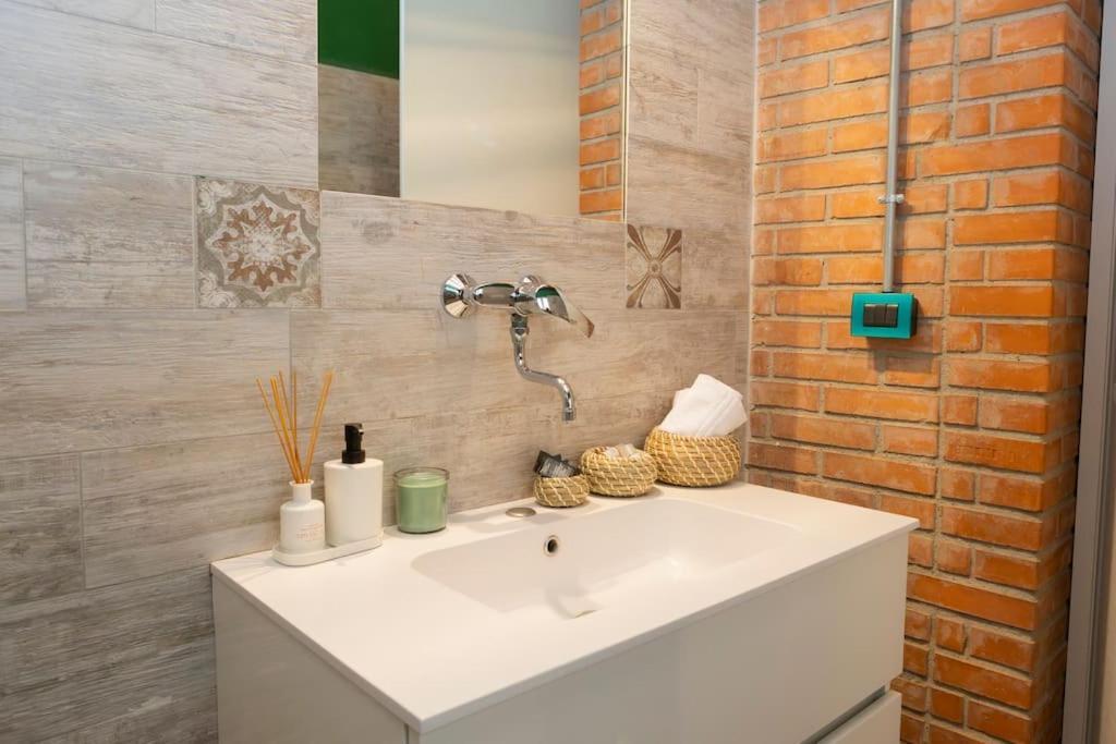 Canonica Brick Milano