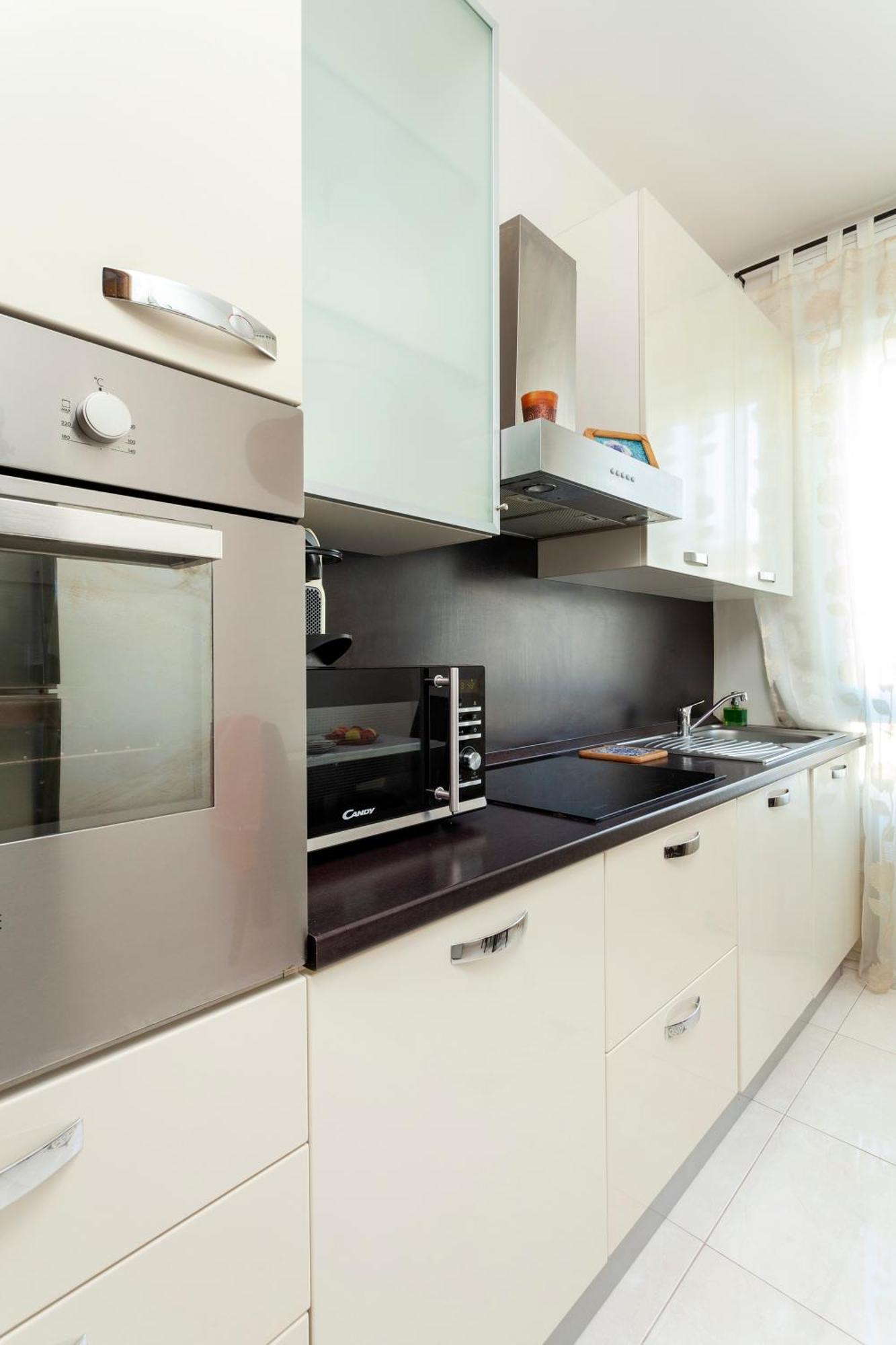 Two Spacious Bedrooms 1 Minute To Metro Stop Milan