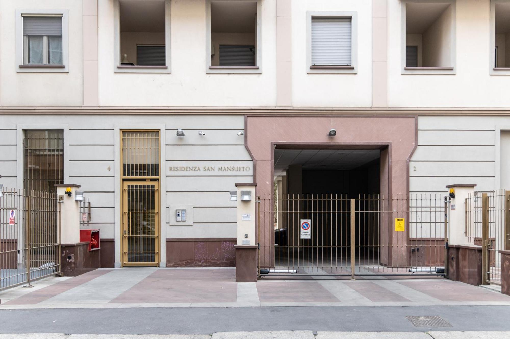 Bocconi's Nest - Close To Duomo With Terrace Milaan