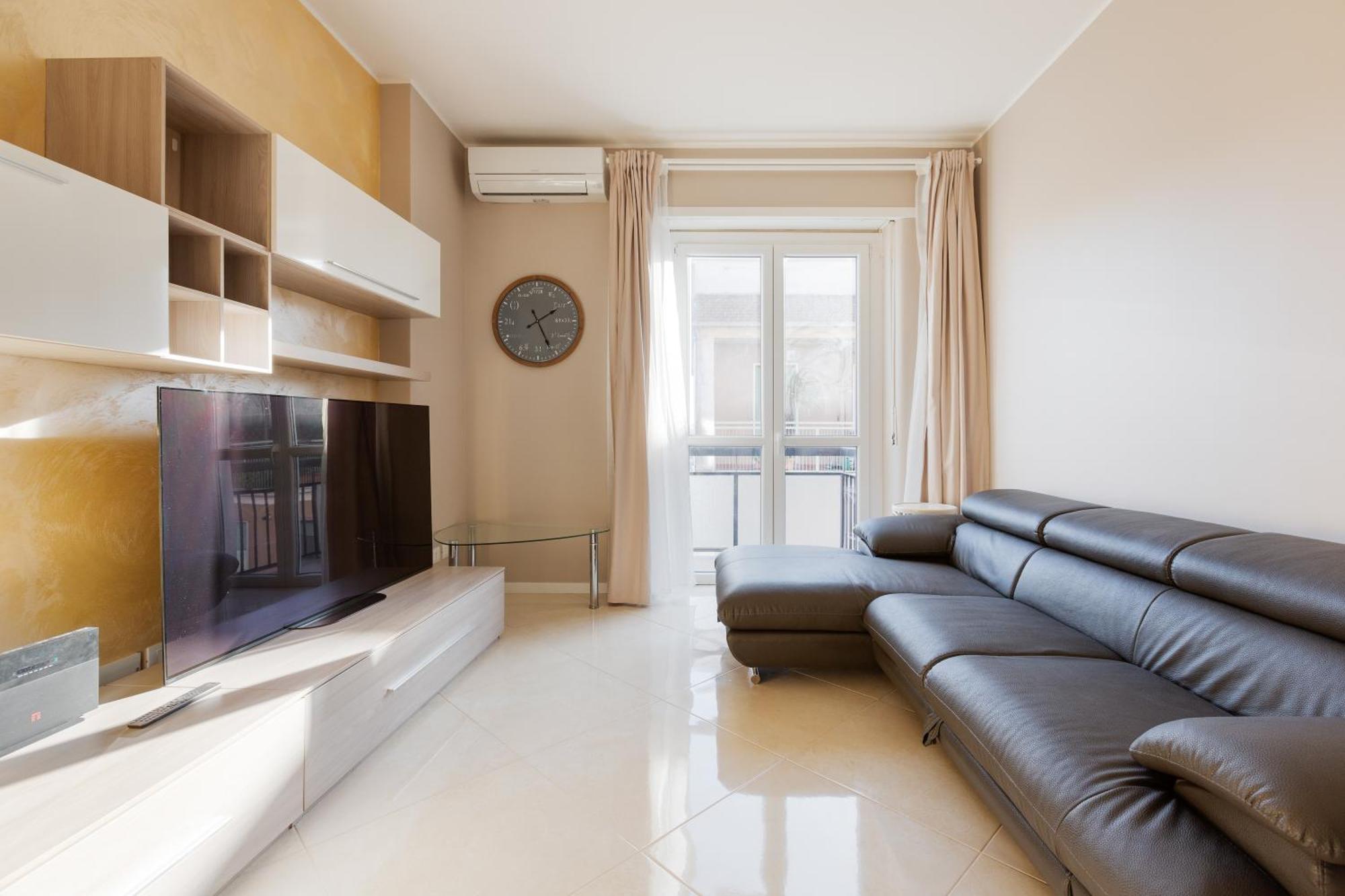 Niguarda Bright W/ Balcony Apartment *