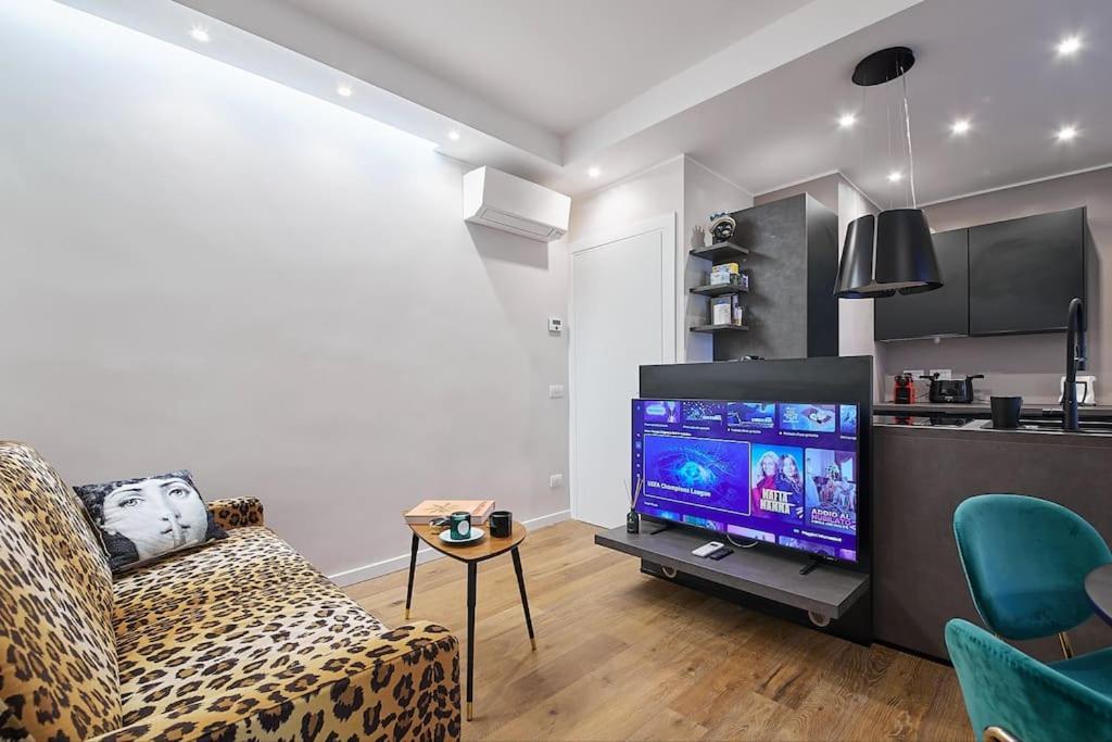 Apartment Moderno Bilocale Chic 8 Min Dal Duomo Milan