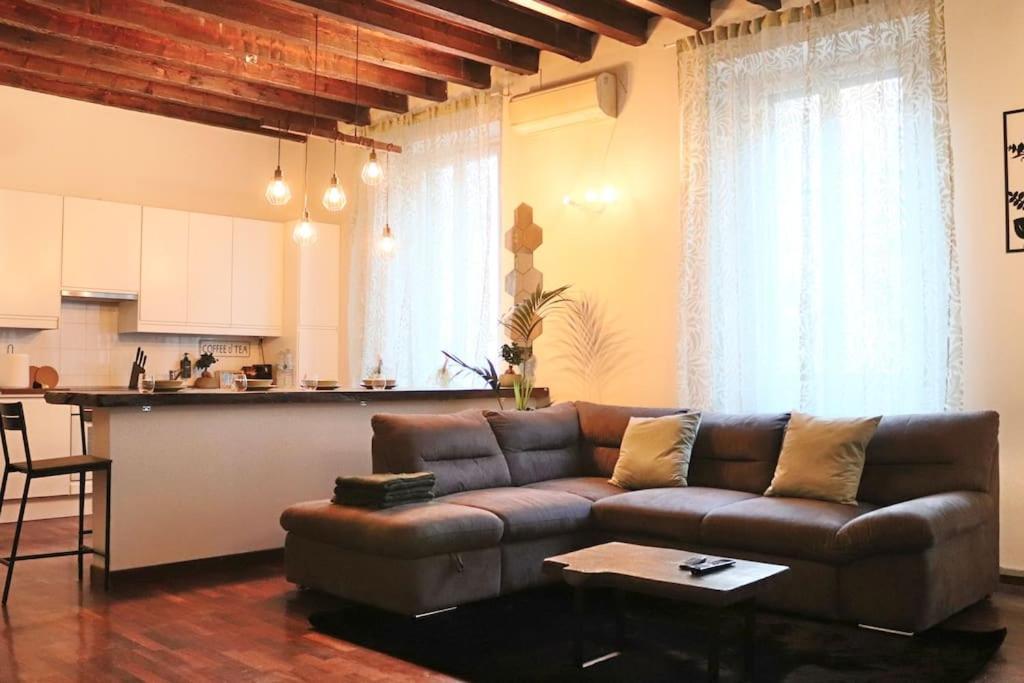 Ampia Casa In Corso Buenos Aires, 6min Dal Duomo Apartment