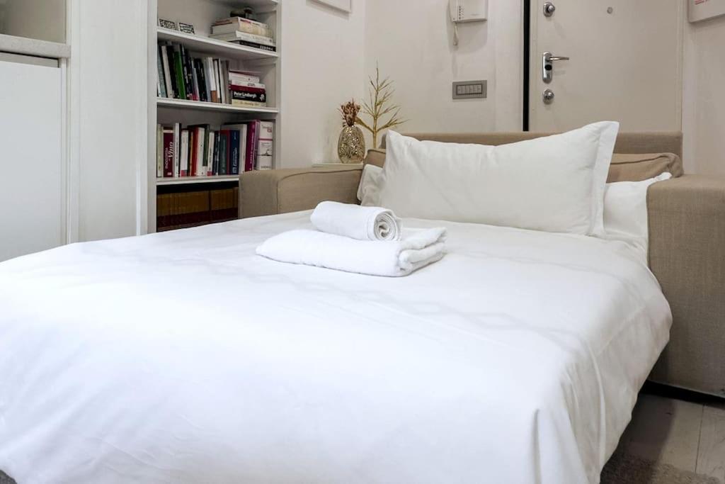 Apartment Mirrors House Chic In The City Center *