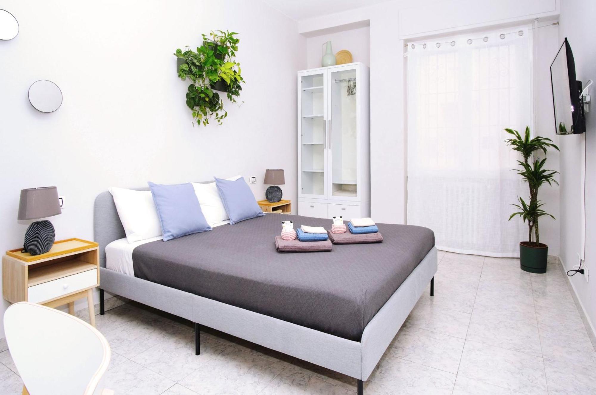 10 Min Duomo Free Parking Wifi Ac Apartment