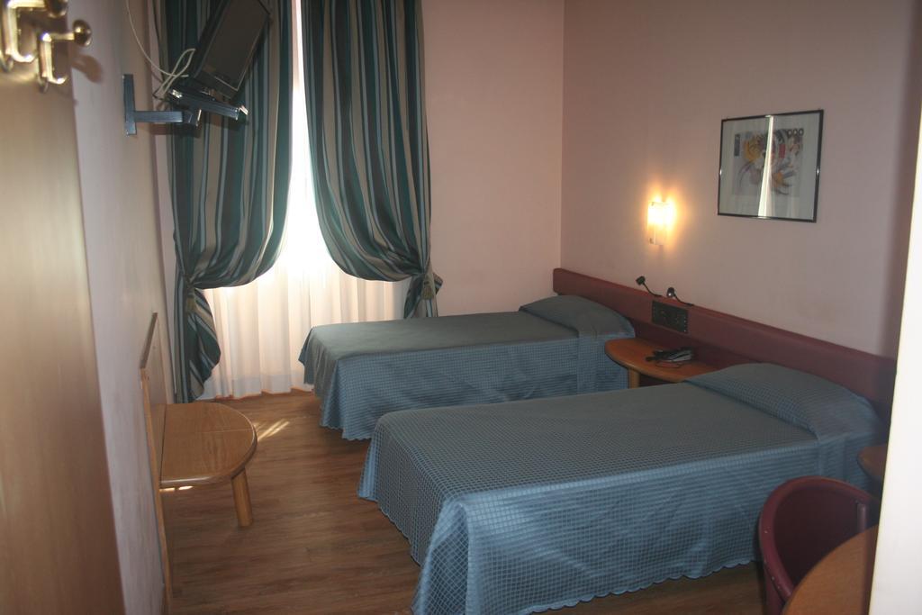 Albert Hotel Hotel