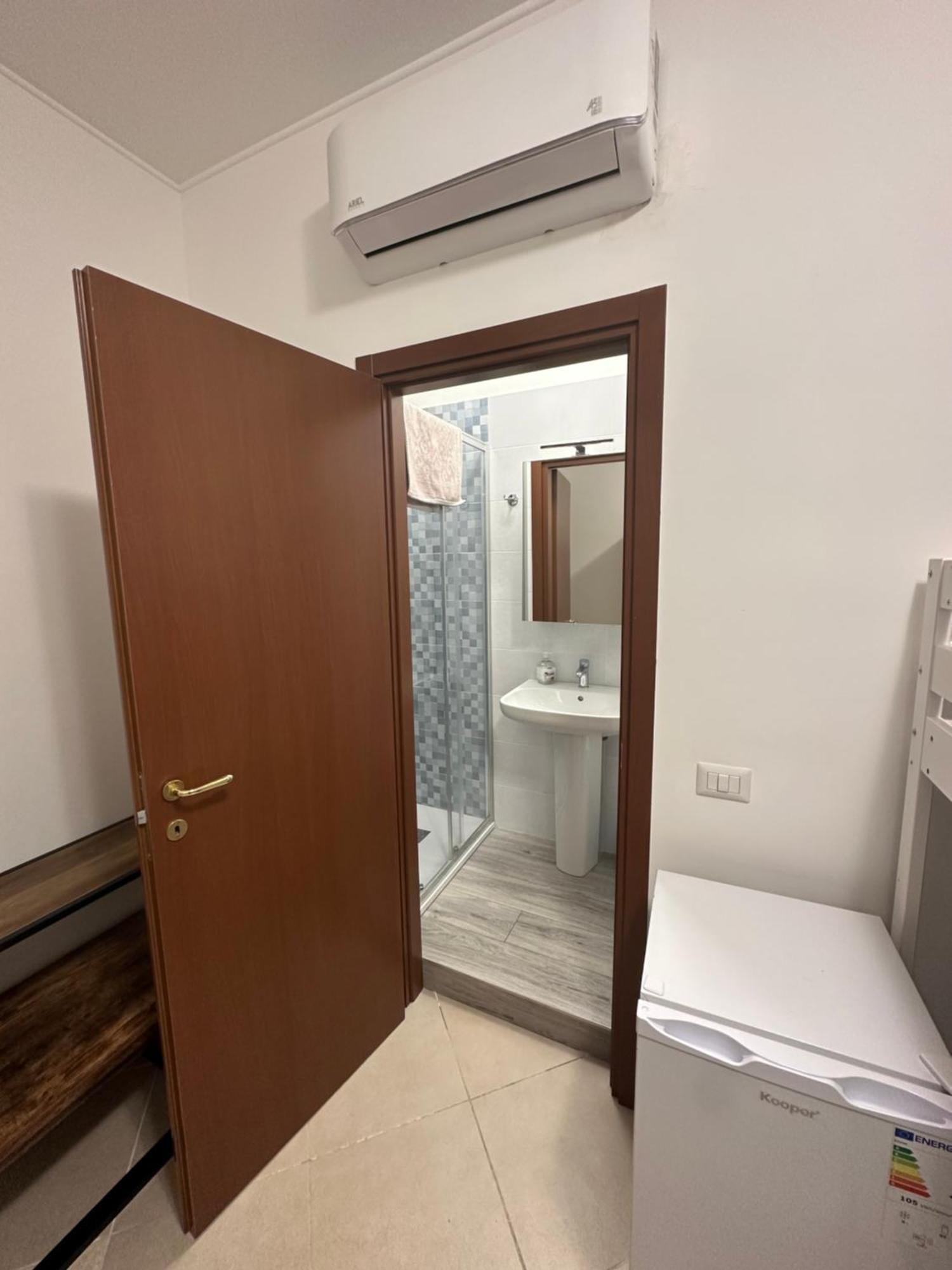 Gigli, Con Cucina In Comune E Terrazza * Mailand