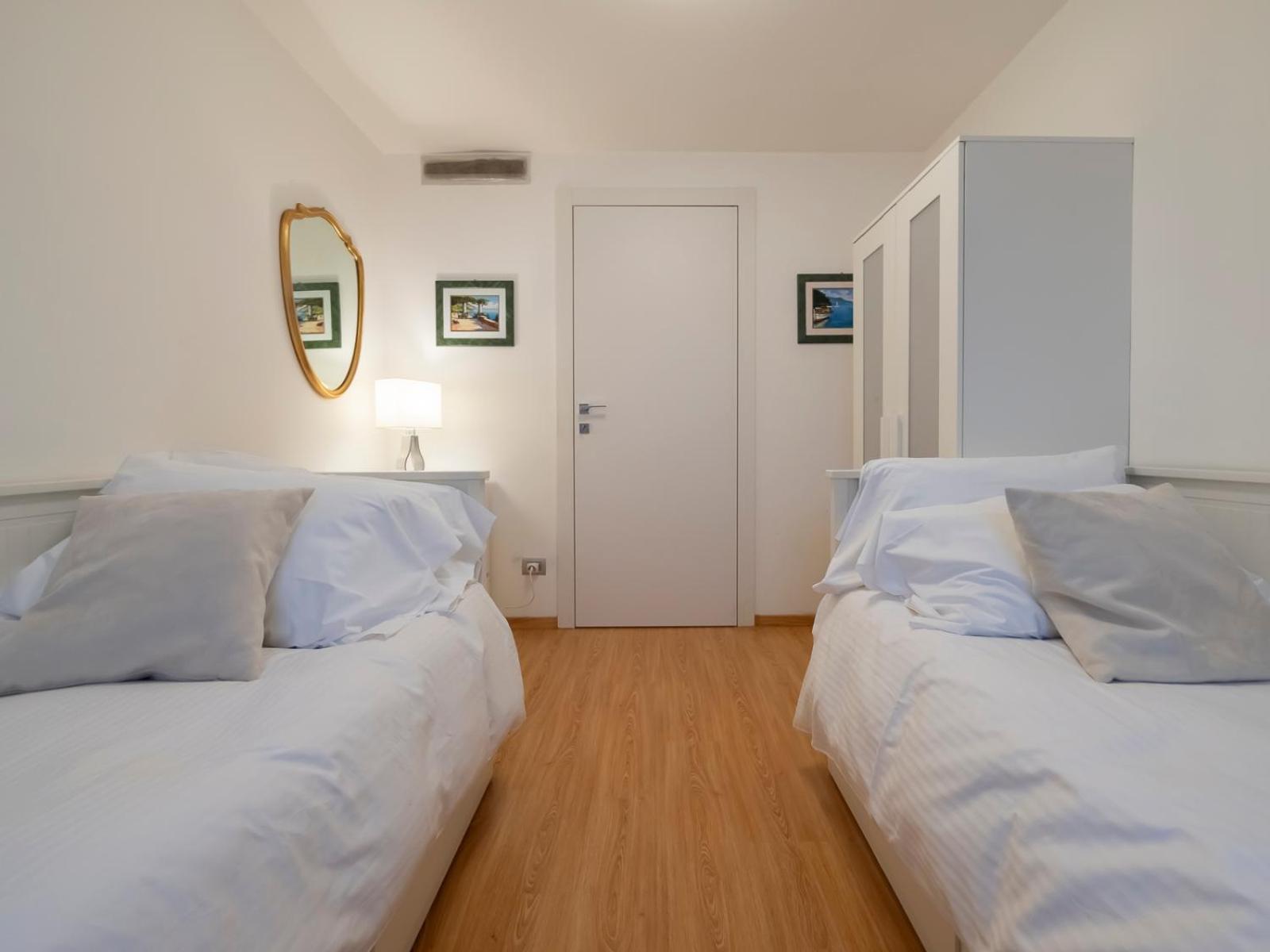 Xenia - Luxury & Elegant Penthouse In Life Appartamento Milano
