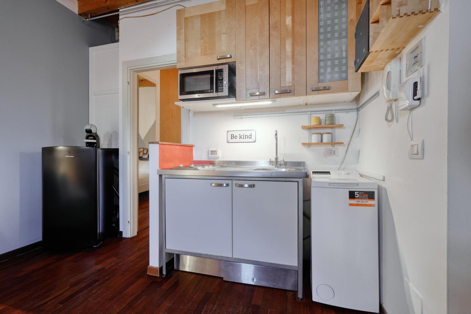 Joivy Welcoming Flat With Balcony Next To Naviglio Grande Appartamento *
