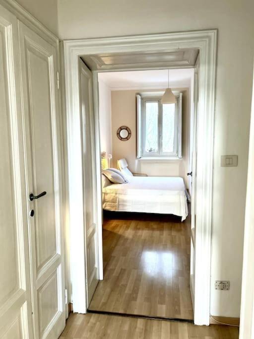 Elegante In Centro Apartment *