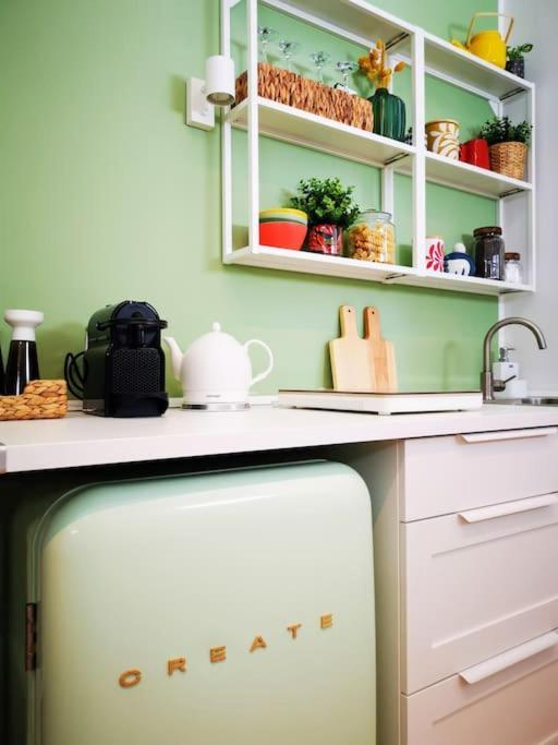 Appartement Sunny Flat 50 Meters From The Metro