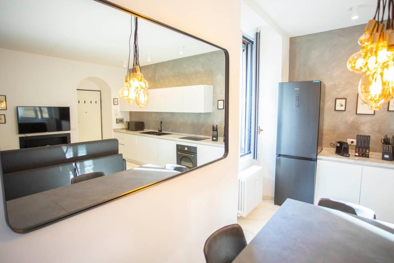 Porta Venezia - Design Con Balcone - 55mq Appartement