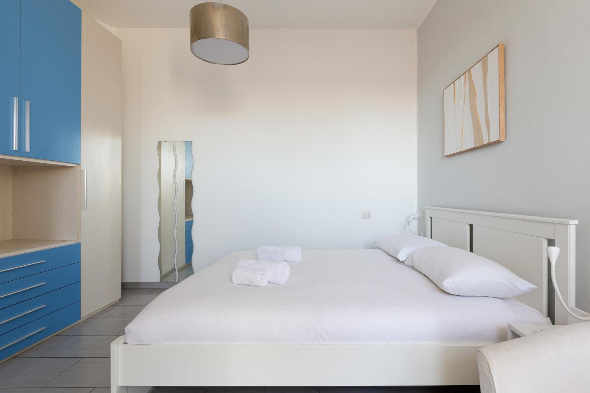 Bande Nere Mm1 - Modern With Balcony! Milano