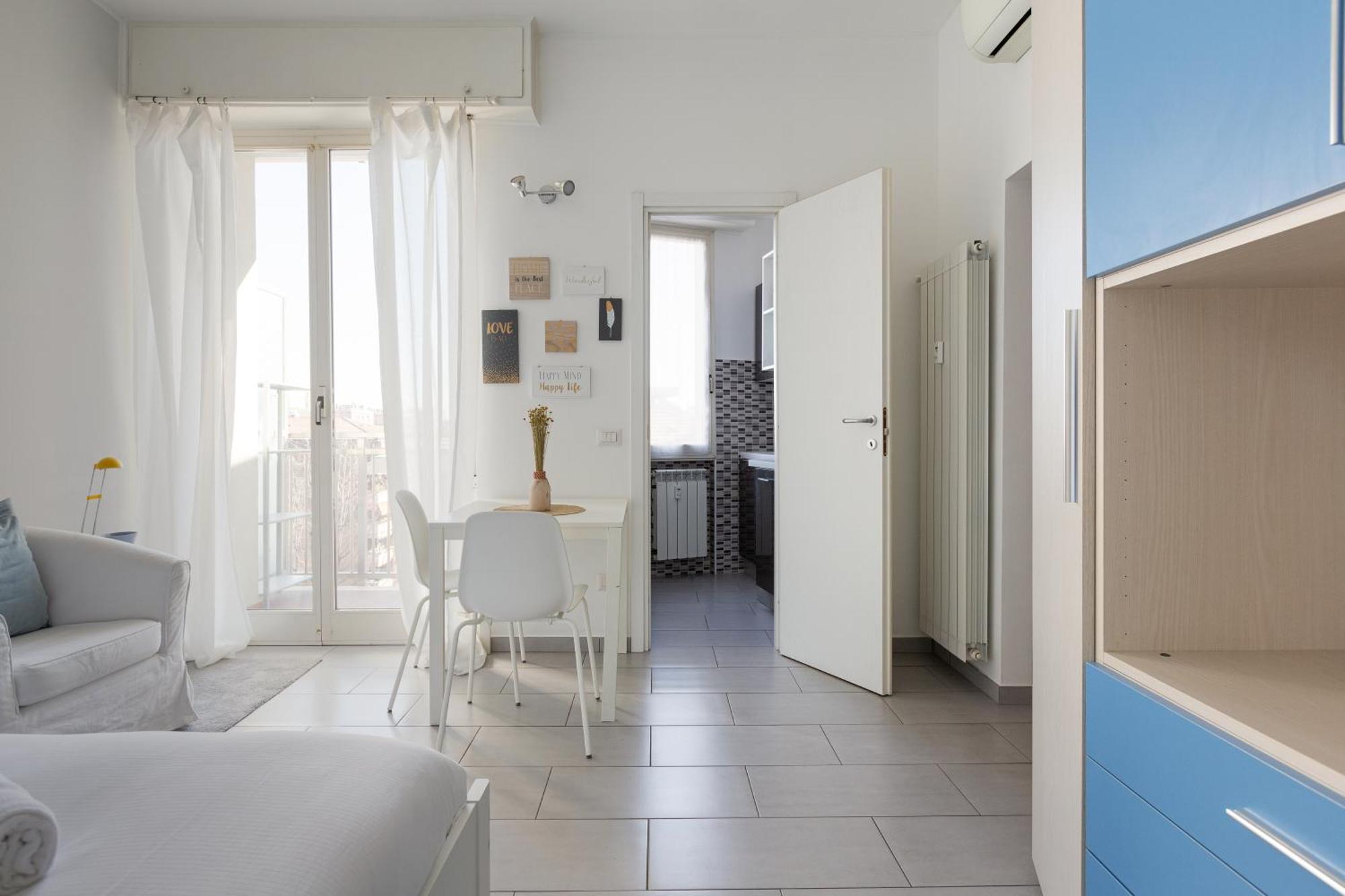 Bande Nere Mm1 - Modern With Balcony! Milano
