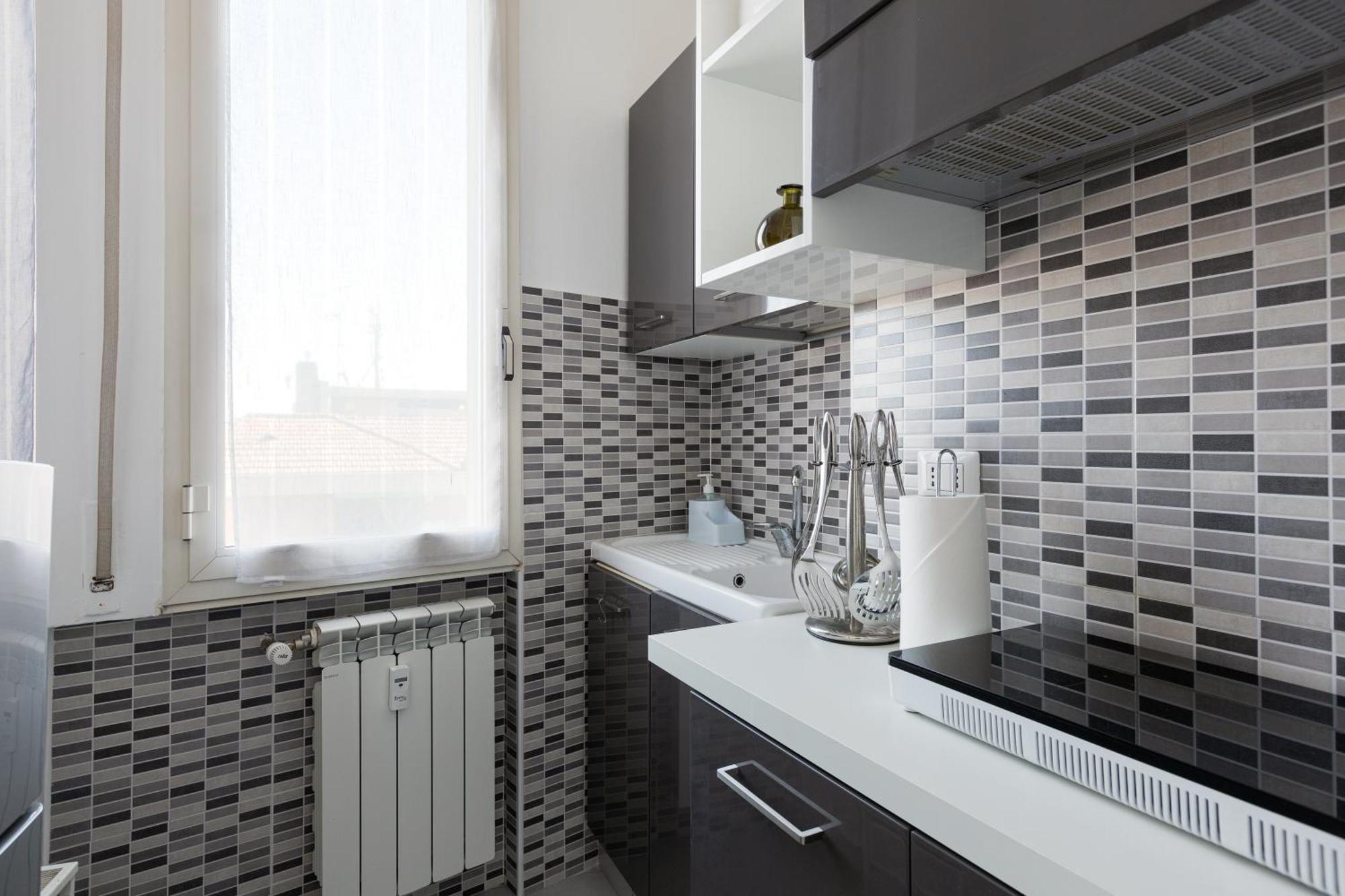 Bande Nere Mm1 - Modern With Balcony! * Milano