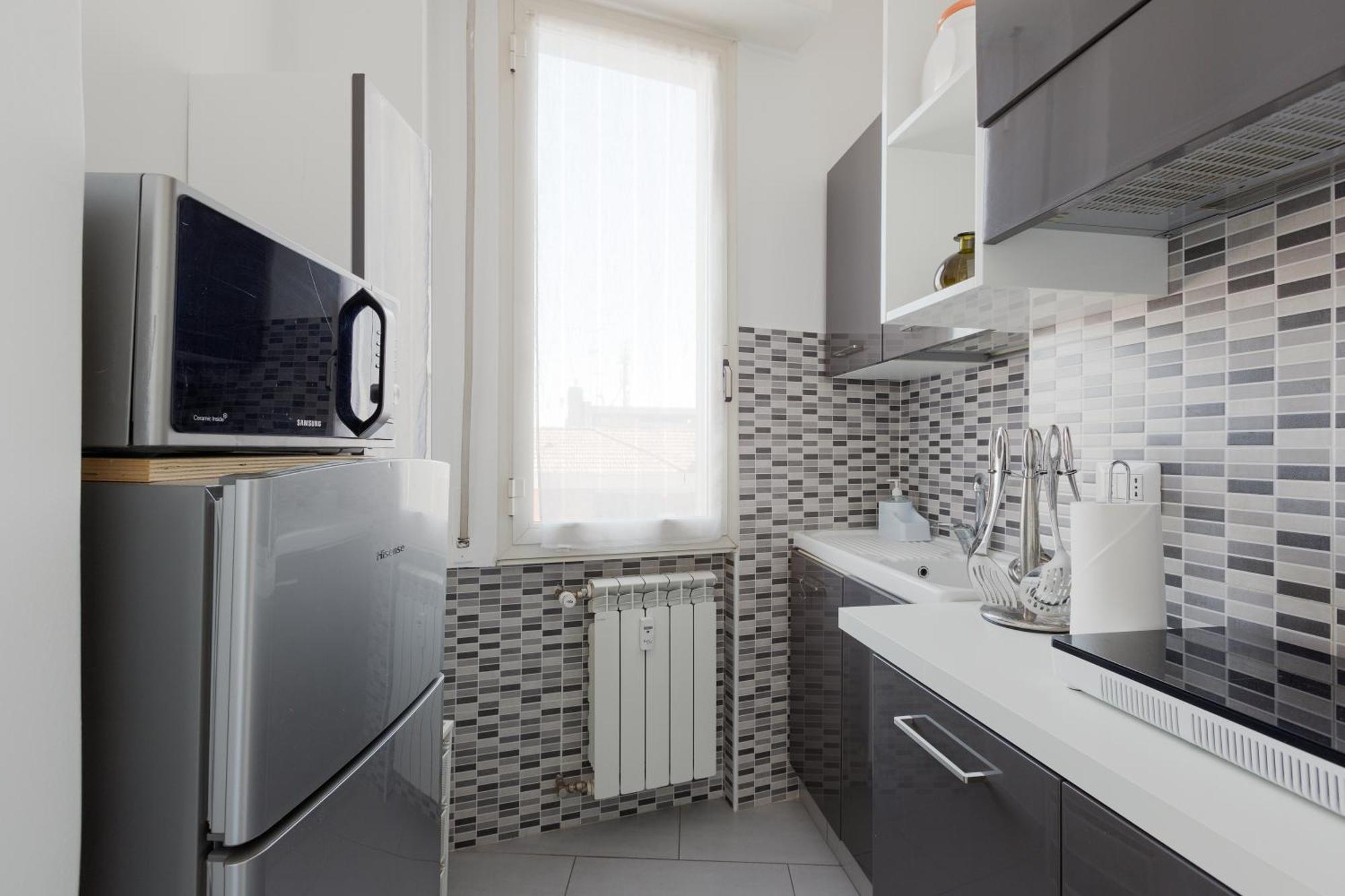 Bande Nere Mm1 - Modern With Balcony! Milano