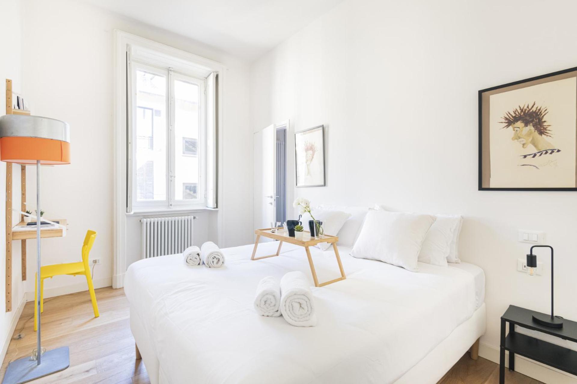Easylife-luminoso In Zona Garibaldifs Milaan