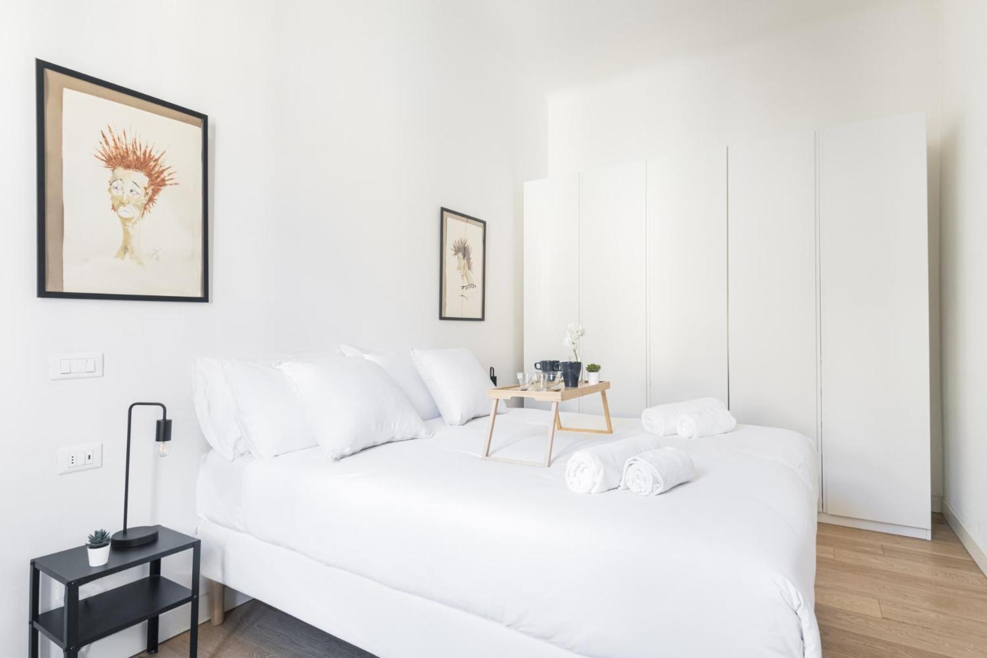 Easylife-luminoso In Zona Garibaldifs Milaan