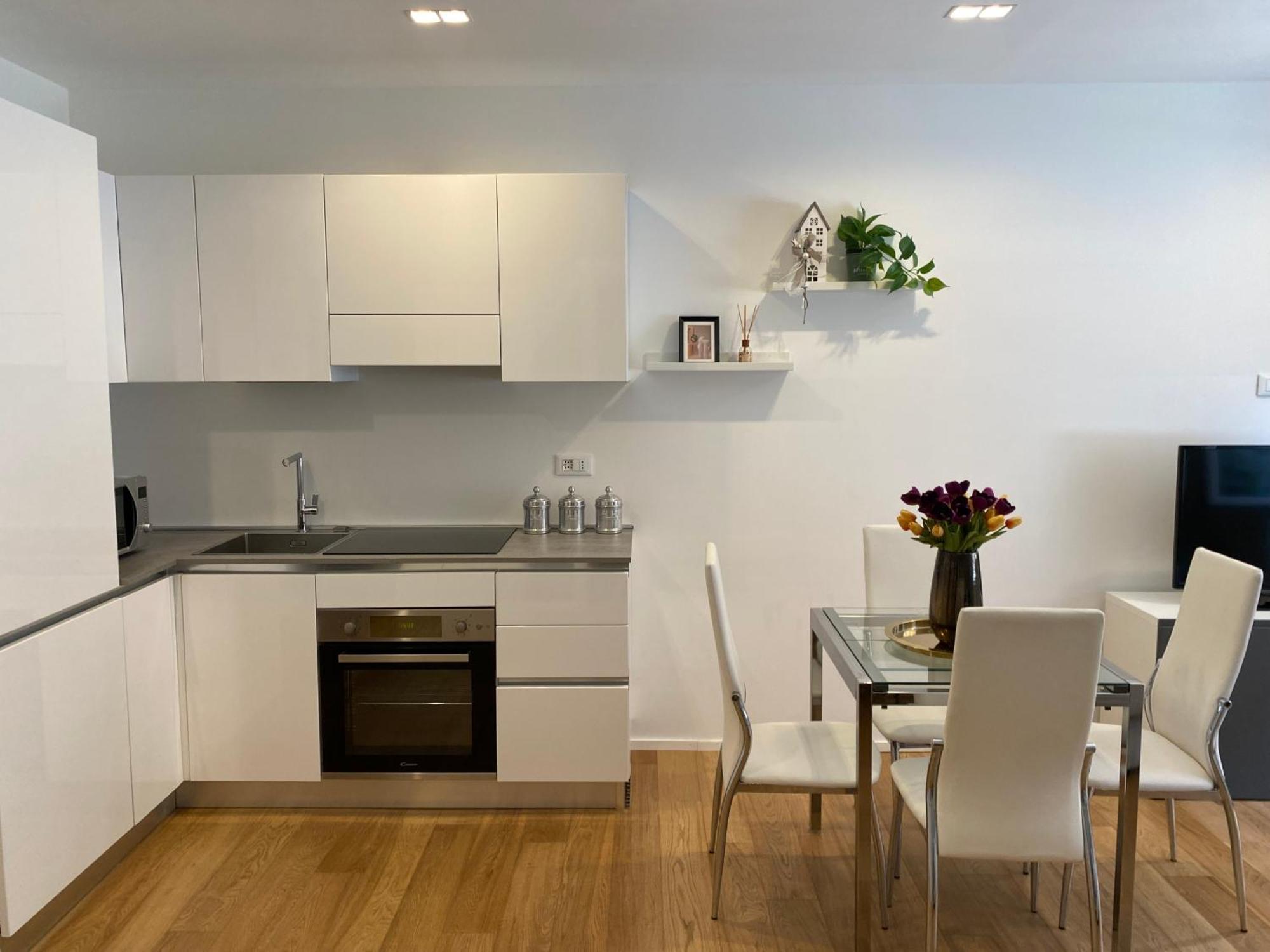 Gramsci 2 - Cozy Near Sempione Park! Appartement Milaan