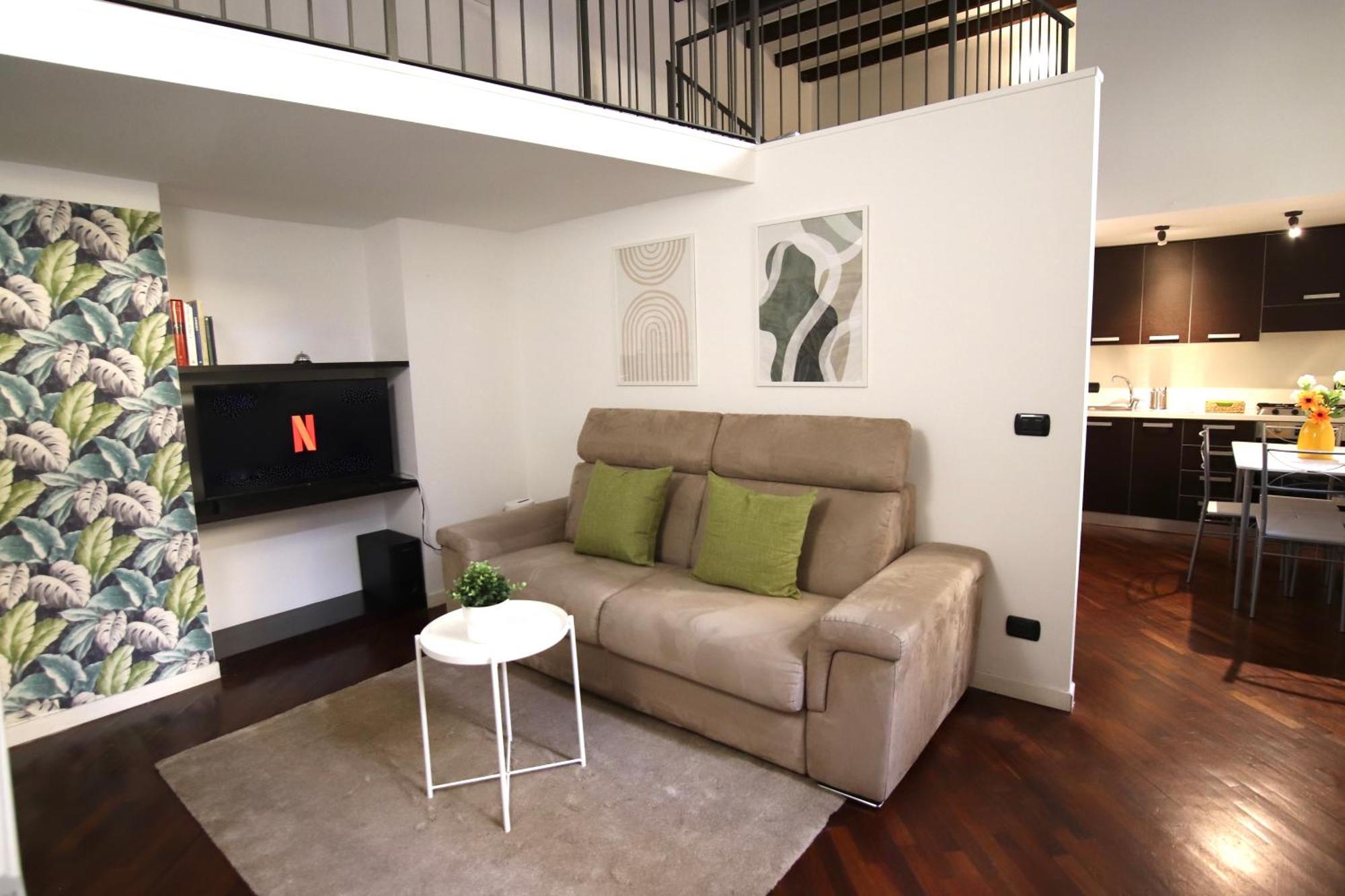 Navigli-duomo Rehomes Green Loft