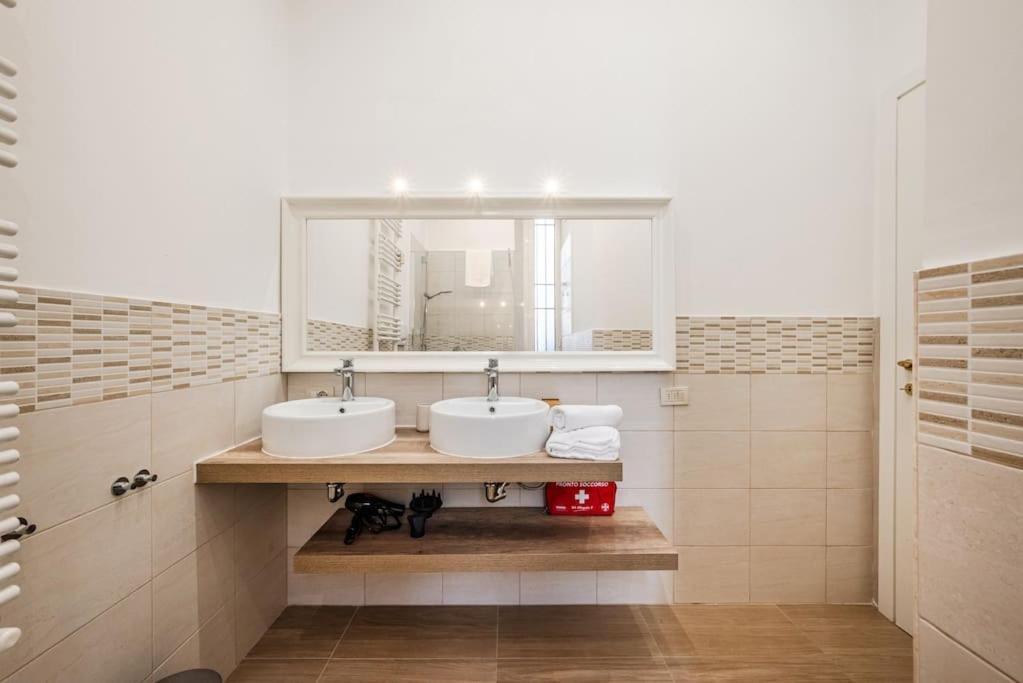 Apartment Centrale's Nest - Elegant Close To Station