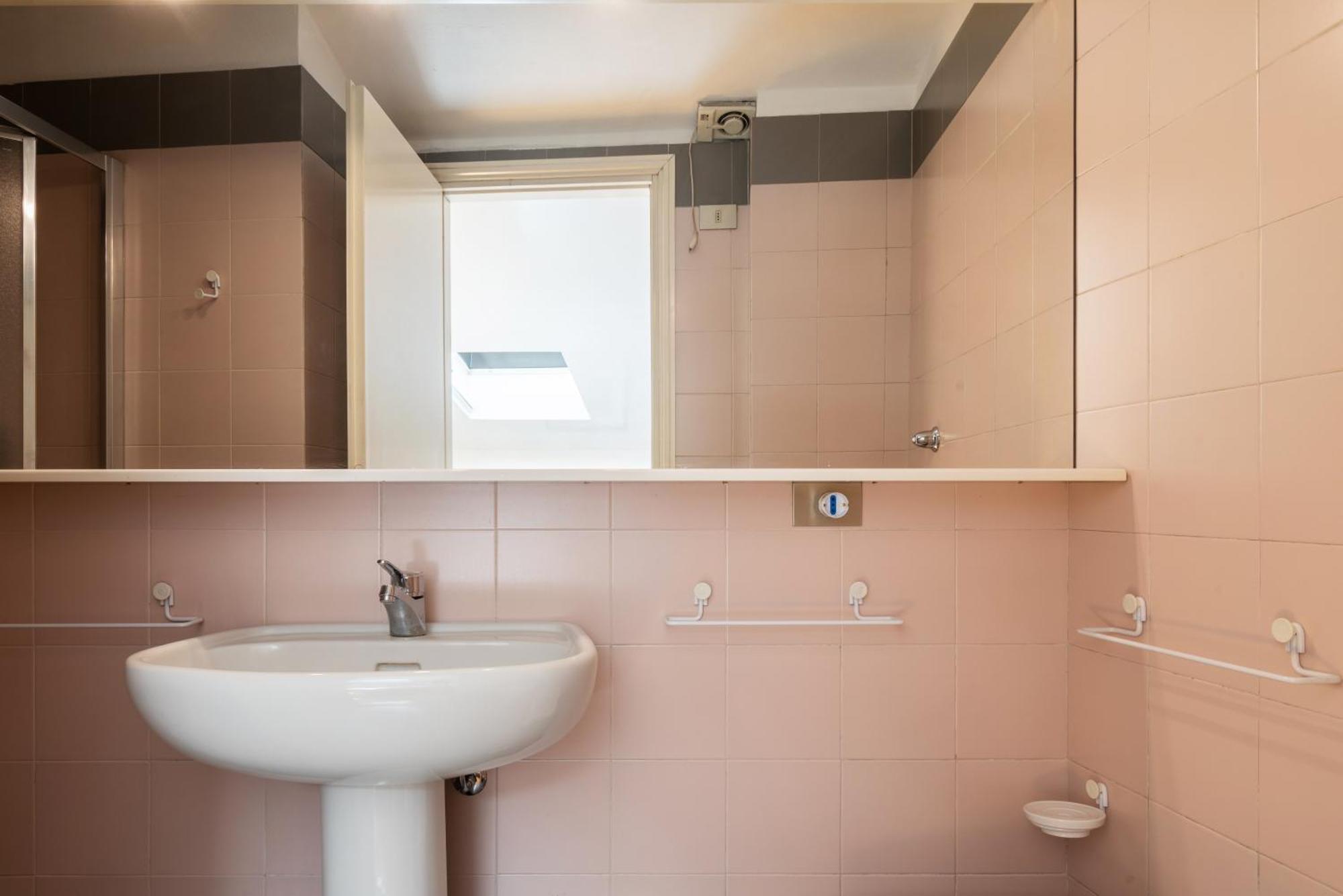 Elegante Bilocale Con Postazione Lavoro San Babila * Milan