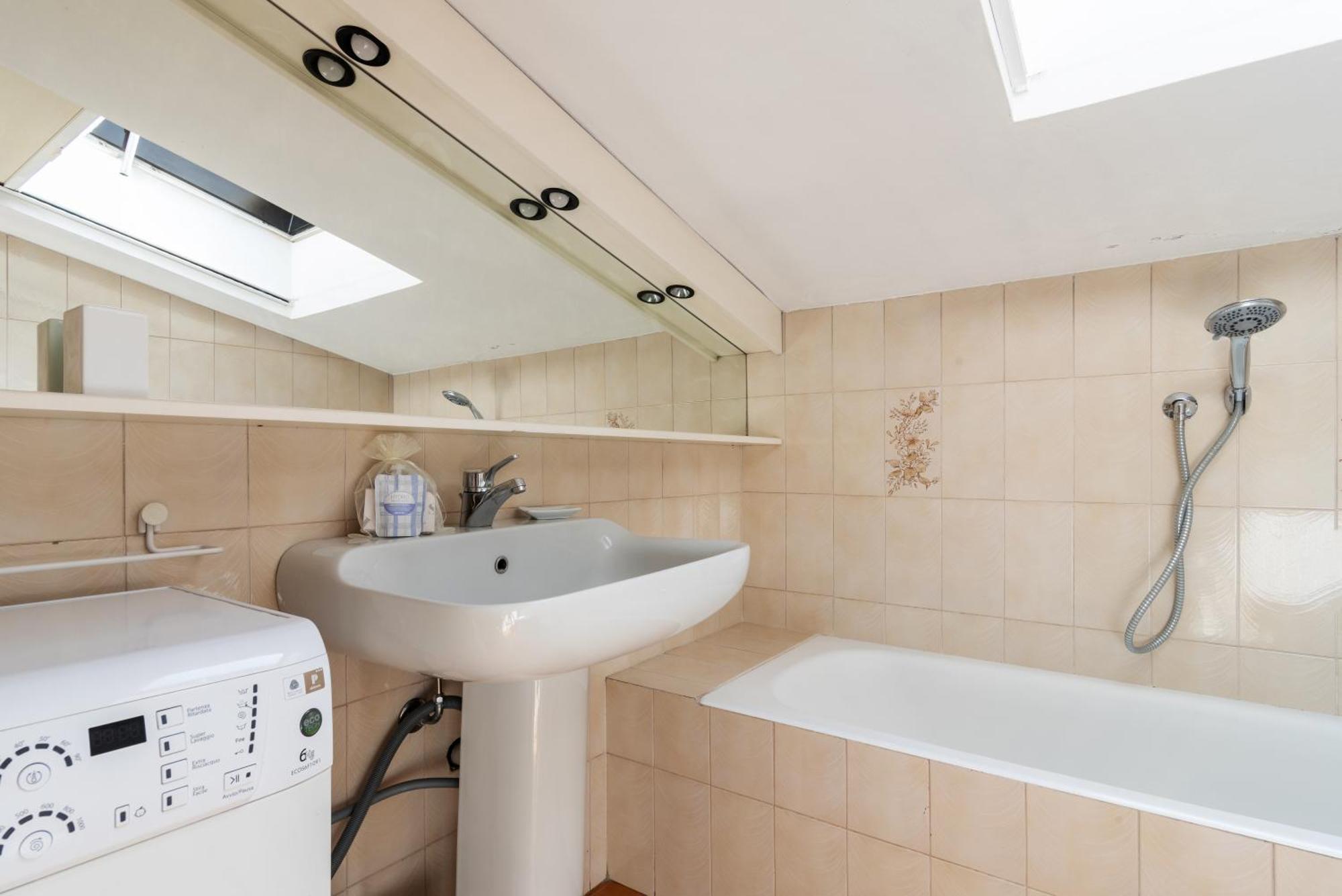 Elegante Bilocale Con Postazione Lavoro San Babila Milan