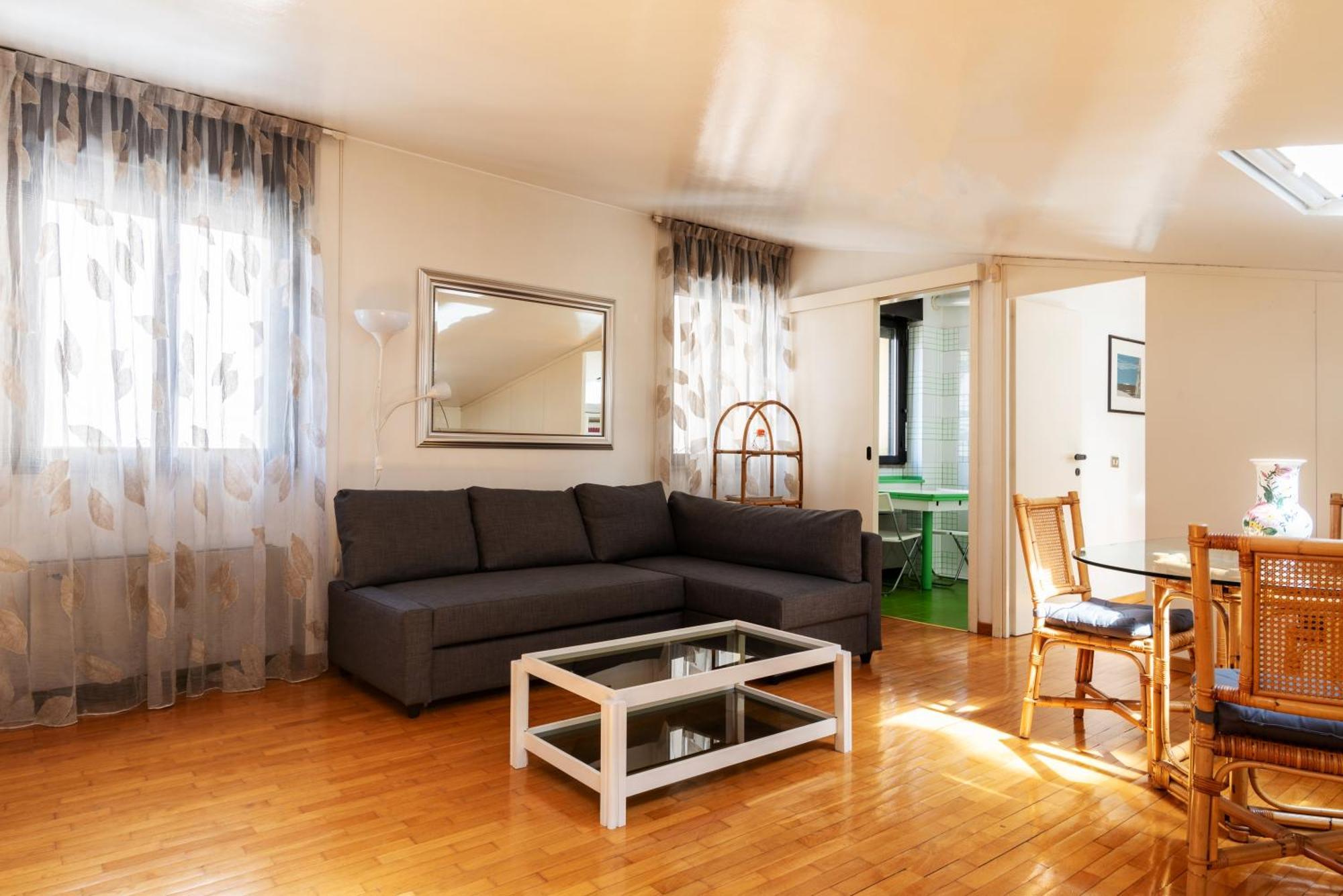 Elegante Bilocale Con Postazione Lavoro San Babila * Milan