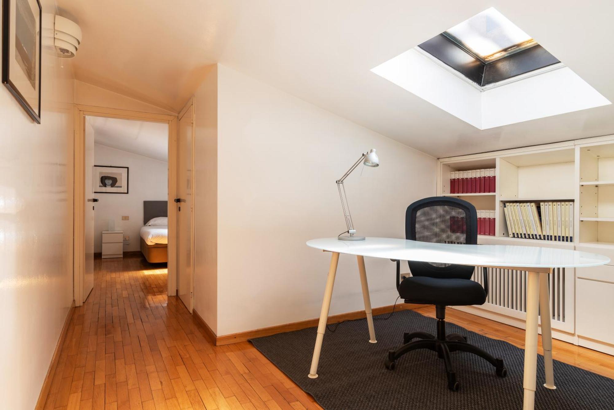 Elegante Bilocale Con Postazione Lavoro San Babila Apartment Milan