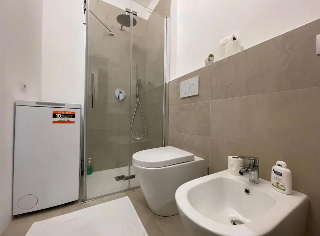 Lejlighed Regina In Sky Santa Giulia - Sky Tv, Wifi E Breakfast Box *