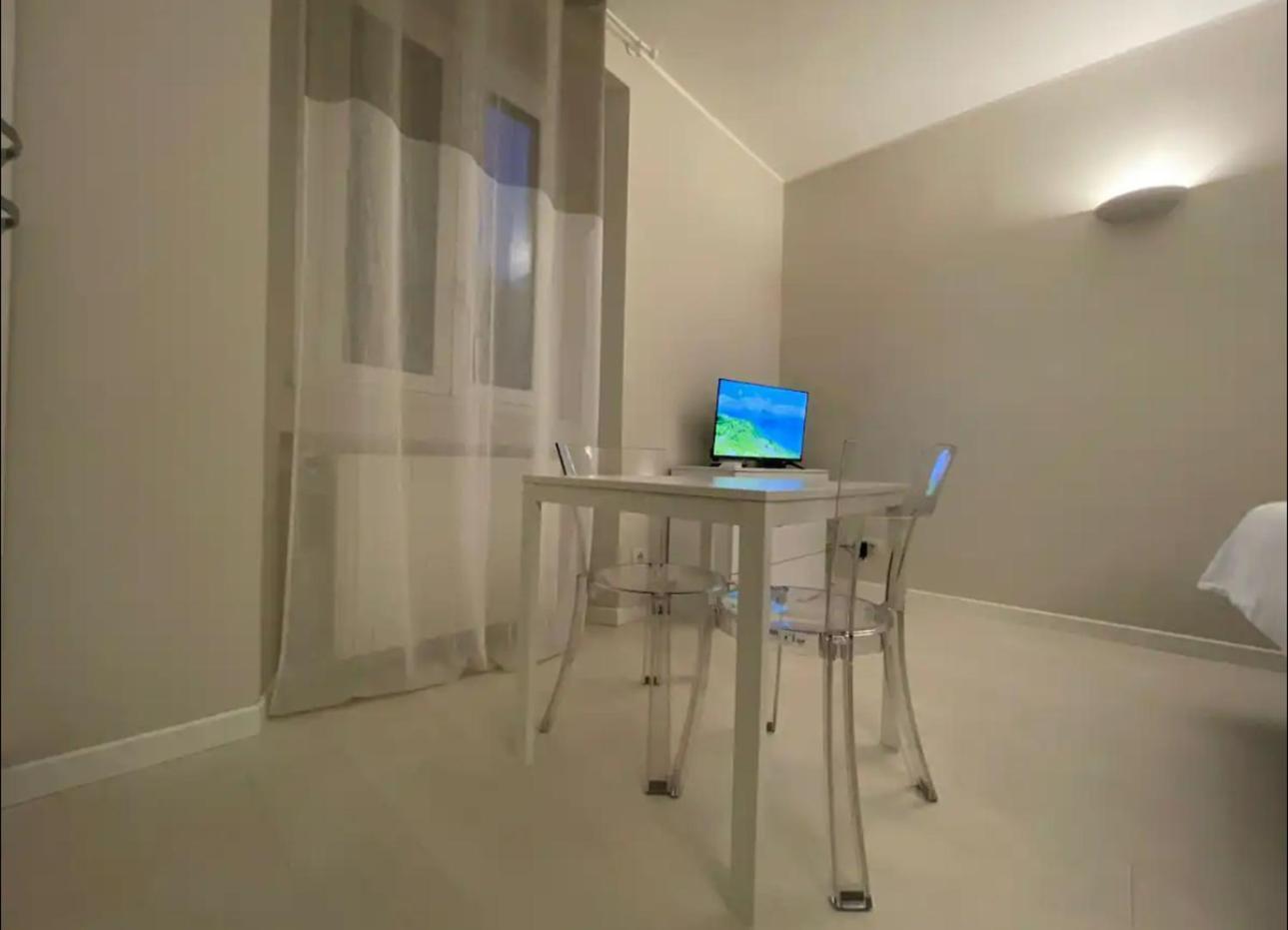 Lejlighed Regina In Sky Santa Giulia - Sky Tv, Wifi E Breakfast Box