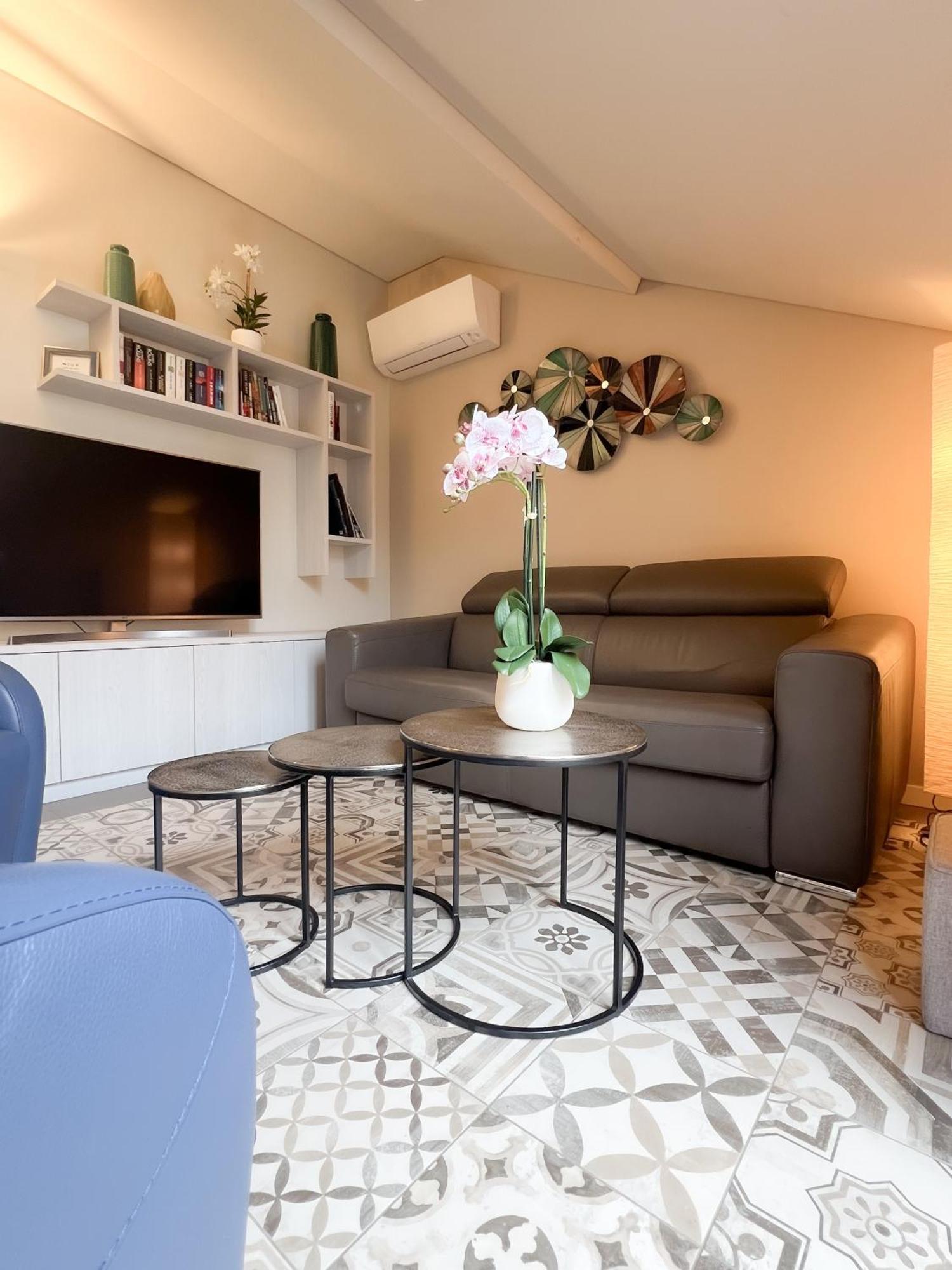Apartment Comecasa 10 Minutes Walk From Duomo 2 Bedroom Milan