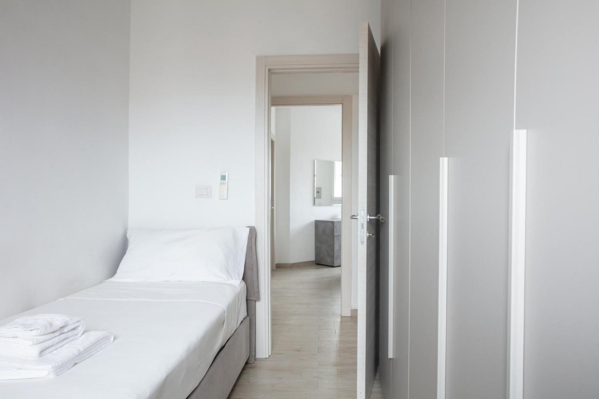 Dehomes - Porta Genova Luxury Appartement